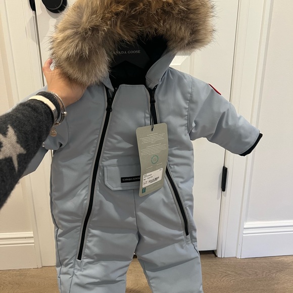 Canada Goose NEW with TAGS baby snow suite- Fur hood. Baby blue - Picture 4 of 8
